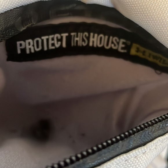 Under Armour Backpack - Picture 7 of 10